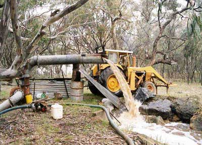 Photo of an irrigation diversion pump on the Avoca River, western Victoria